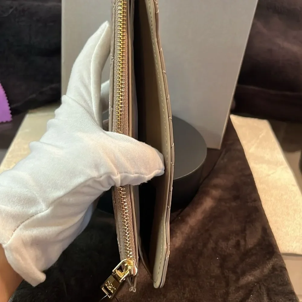 BADGLEY MISCHKA TAUPE LONG CARDS WALLET NWT